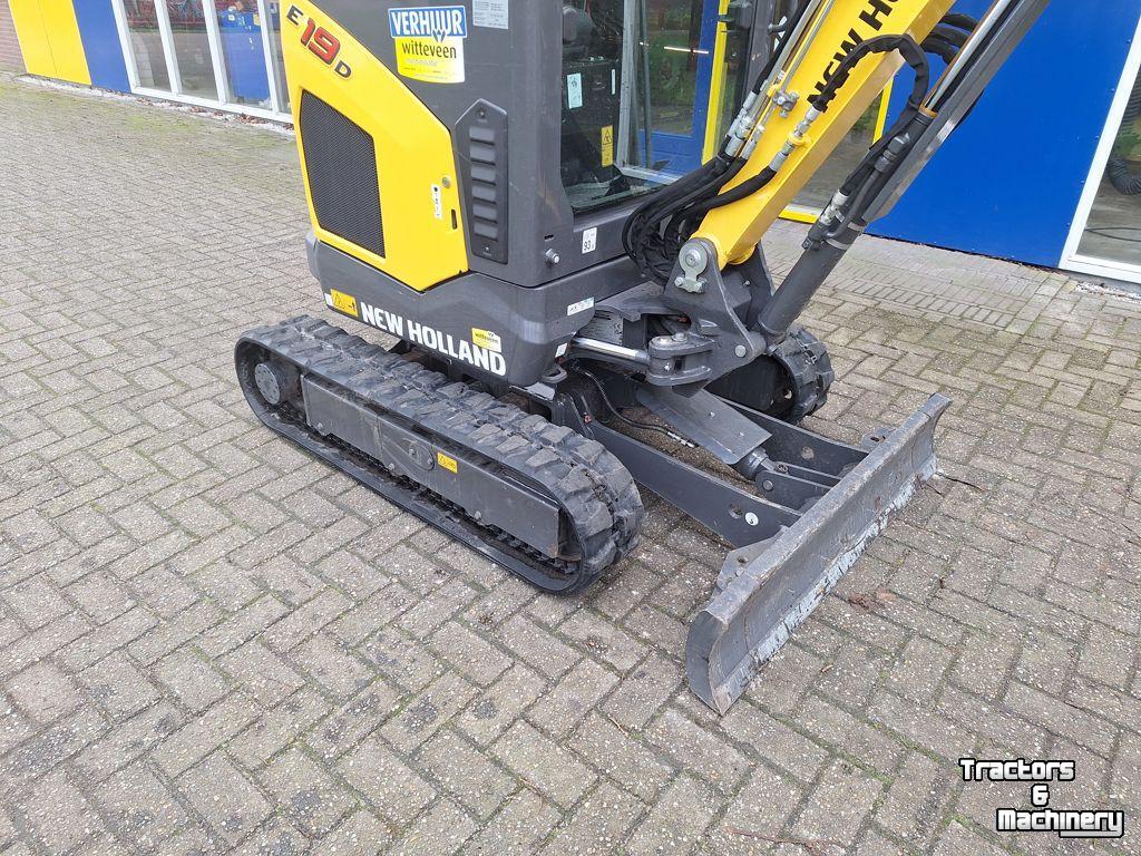 Mini-graver / Mini-graafmachine New Holland E19D