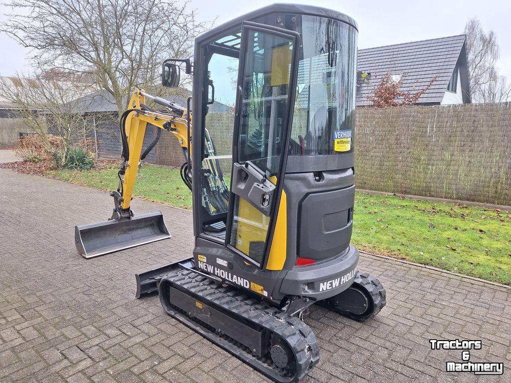 Mini-graver / Mini-graafmachine New Holland E19D