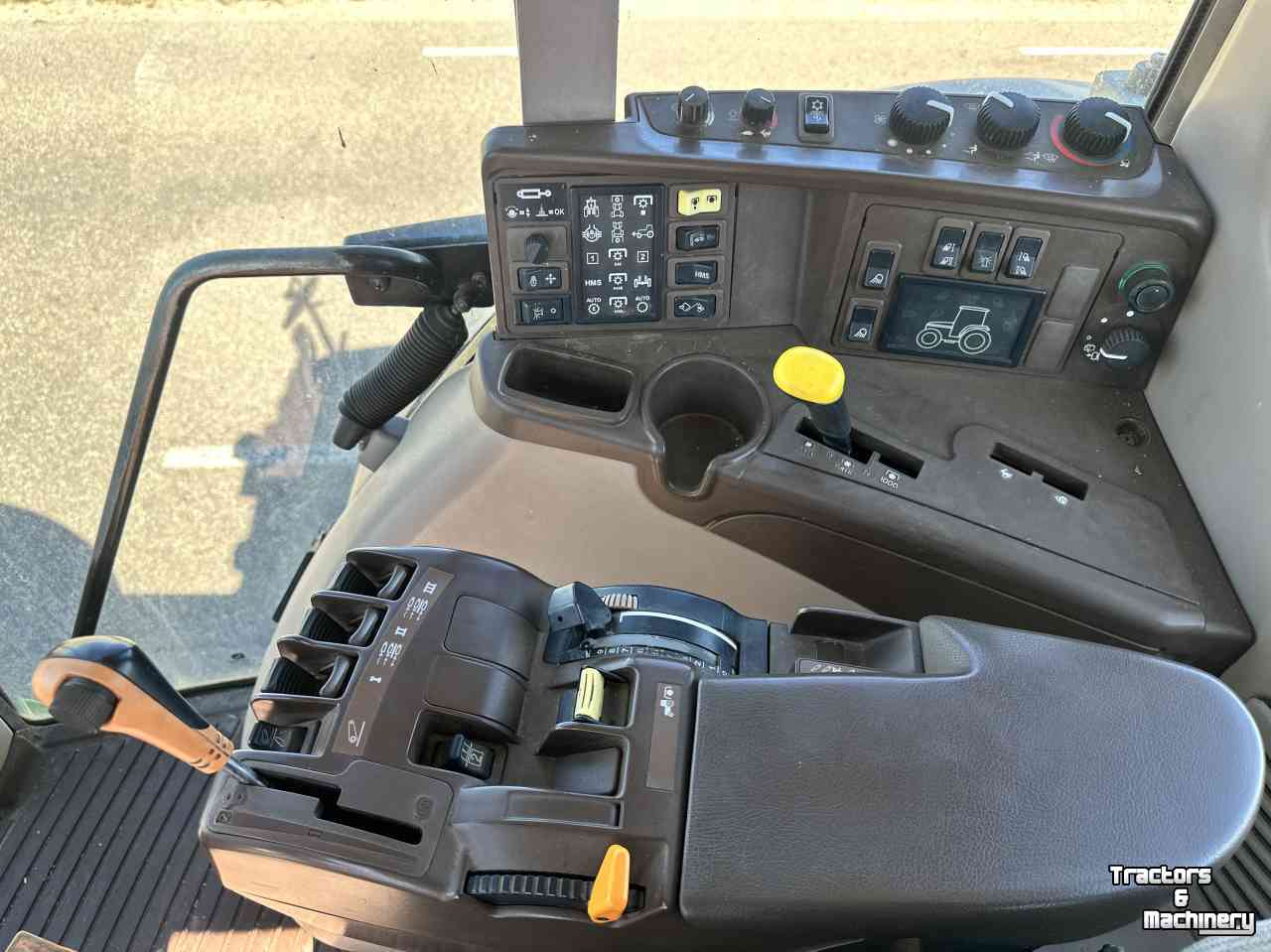Tractor / Trekker John Deere 6920 S