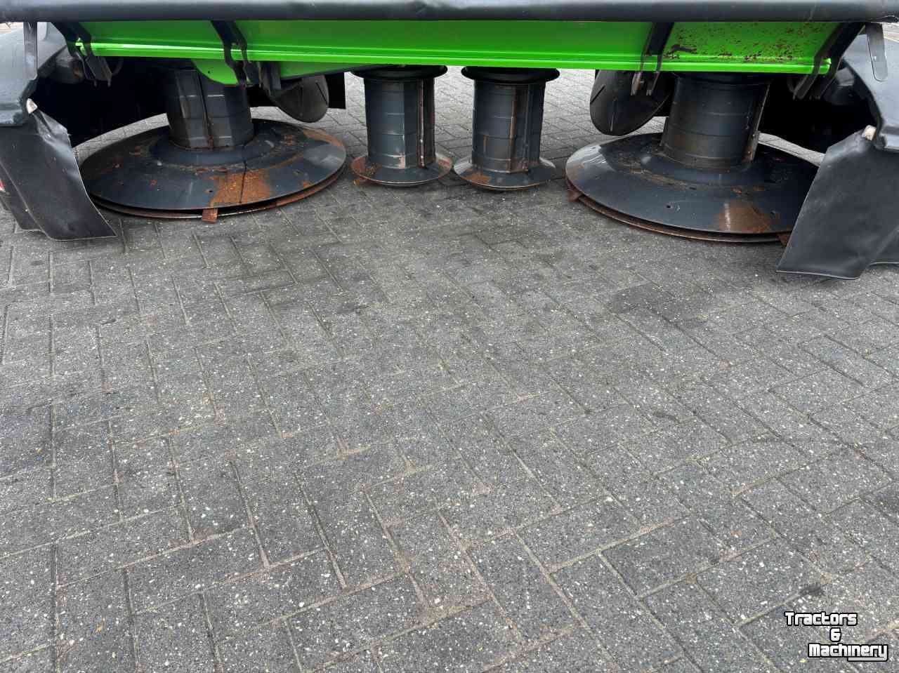 Maaier Deutz-Fahr KM 4.29   ( Kuhn PZ300 )