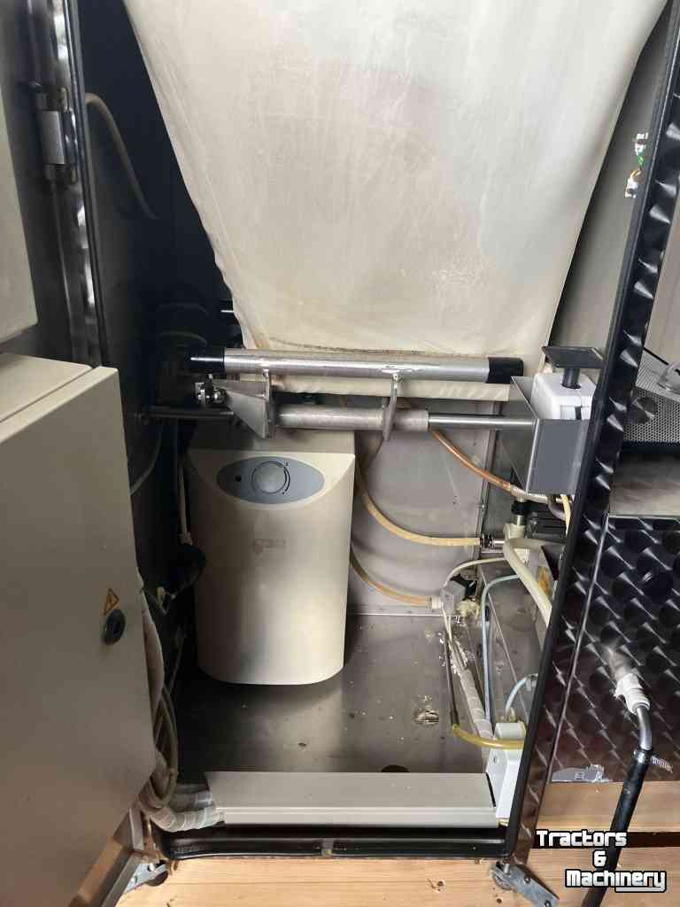 Mobiel voerstation / Milkshuttle / Melktaxi Urban Diverse U40 drinkautomaten