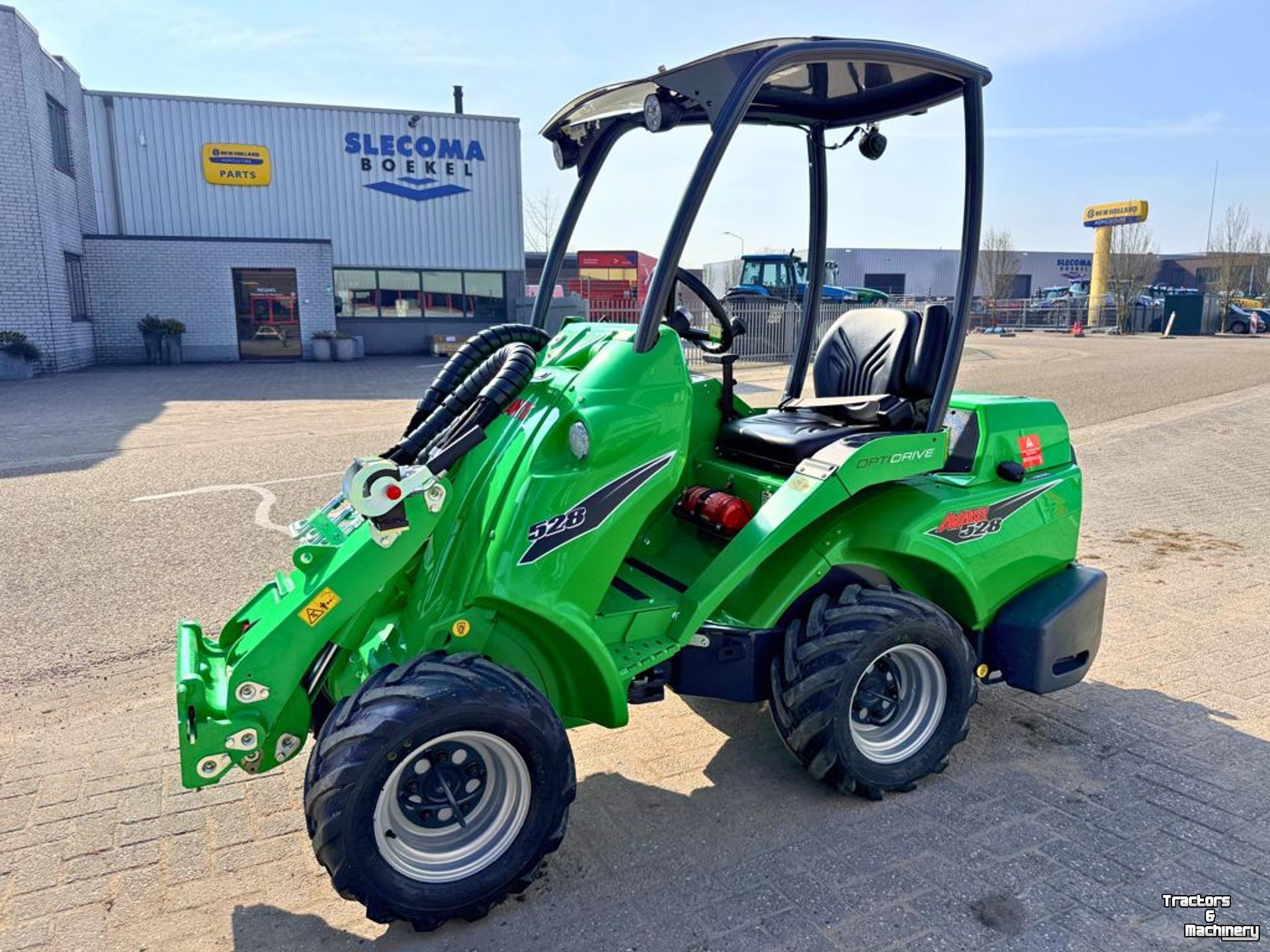 Shovel / Wiellader / Kniklader Avant 528 TDL