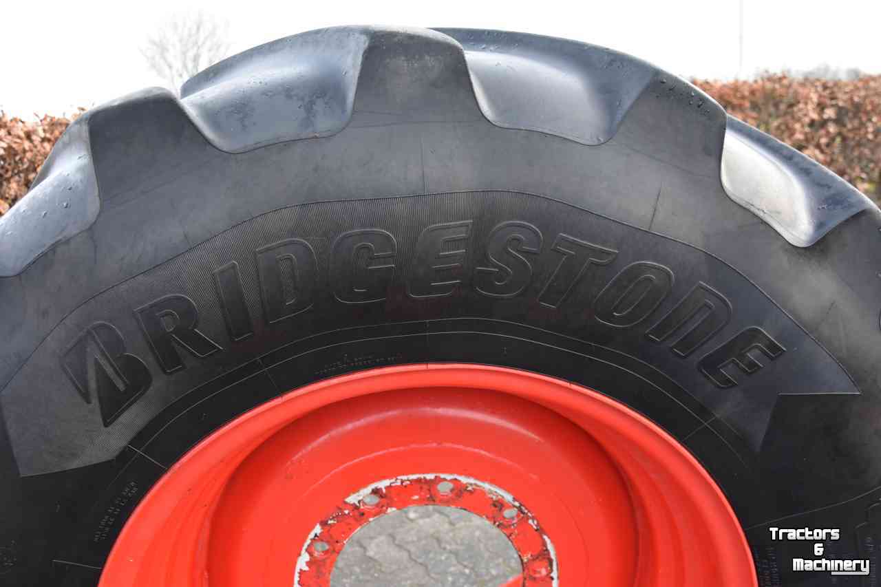 Wielen, Banden, Velgen & Afstandsringen Bridgestone 710/55R30