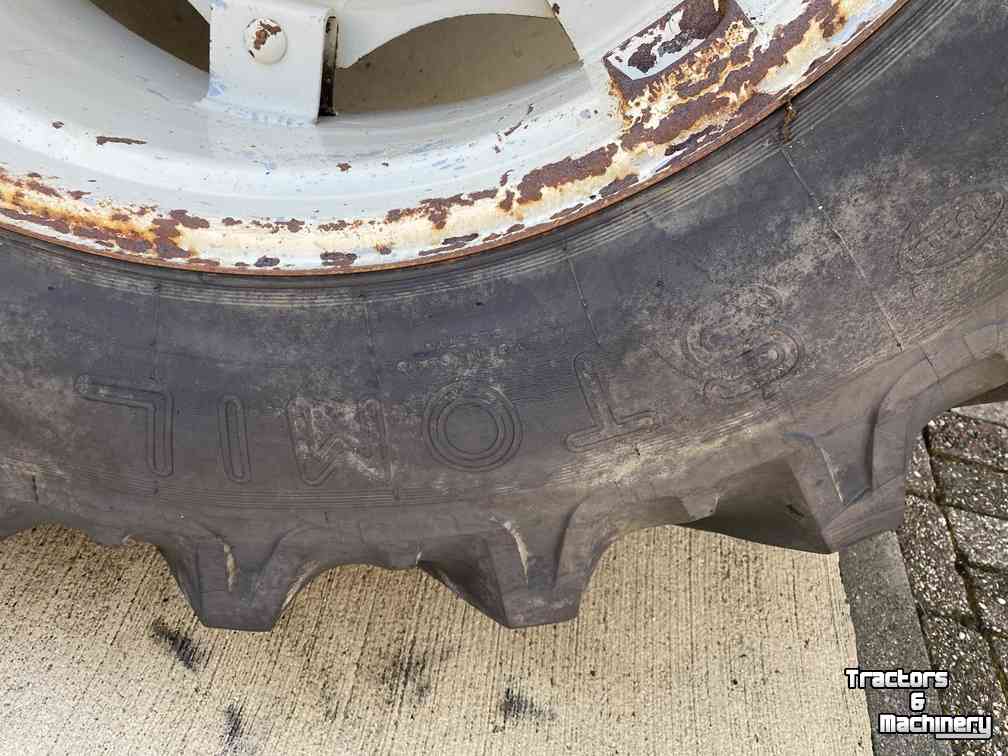 Wielen, Banden, Velgen & Afstandsringen Stomil 16.9-34 (420/85R34, R34, 34inch)