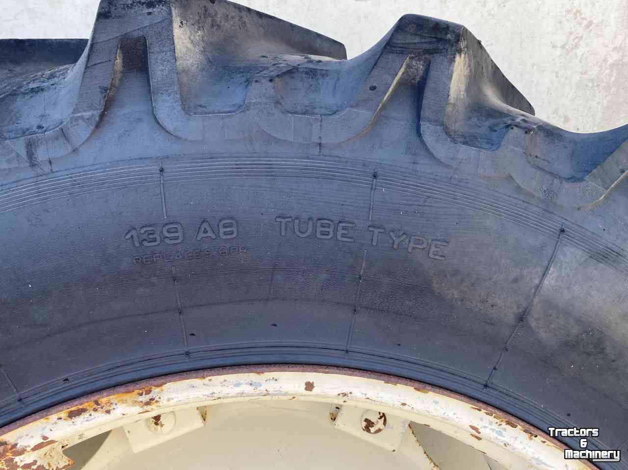 Wielen, Banden, Velgen & Afstandsringen Stomil 16.9-34 (420/85R34, R34, 34inch)