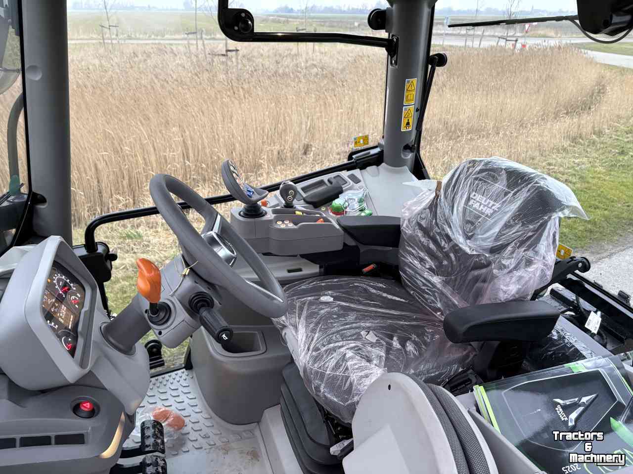 Tractor / Trekker Deutz-Fahr 6125C TTV MY25 Diamondcare 5 jaar/10.000 uur