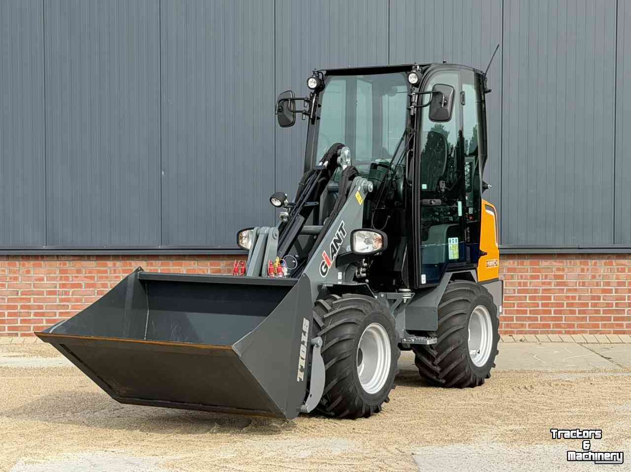 Shovel / Wiellader / Kniklader Giant G2300 HD Cabine