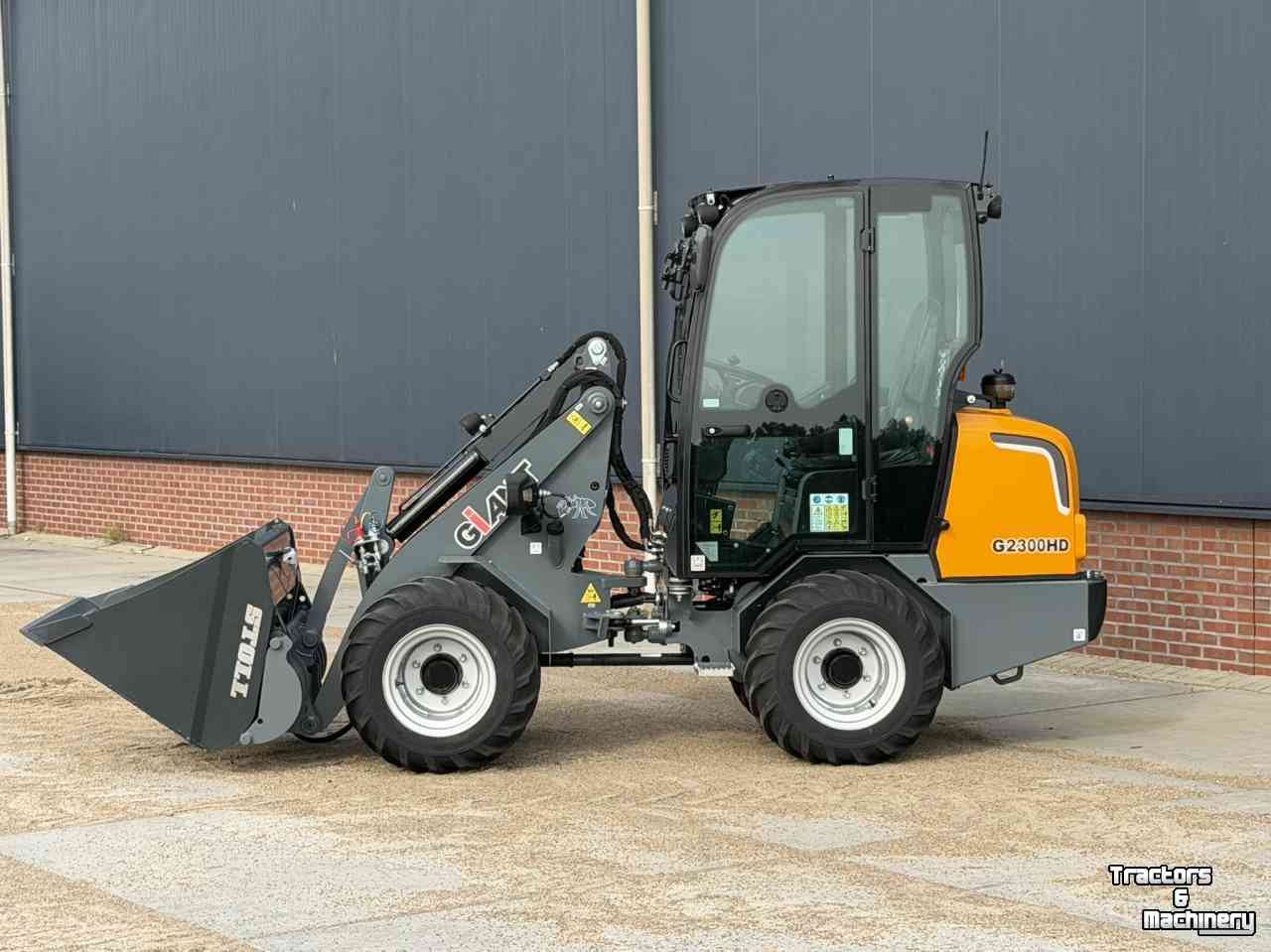 Shovel / Wiellader / Kniklader Giant G2300 HD Cabine