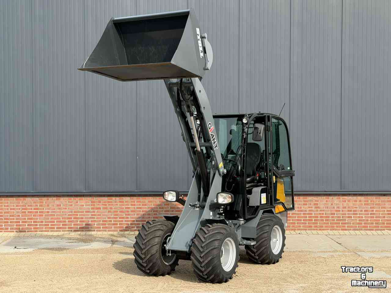 Shovel / Wiellader / Kniklader Giant G2300 HD Cabine