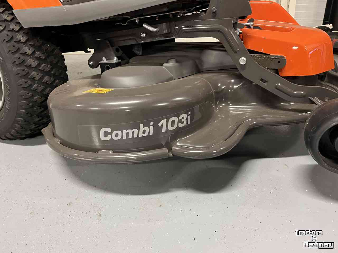 Zitmaaier Husqvarna Husqvarna R200IX Elektrische zitmaaier. Nieuw!