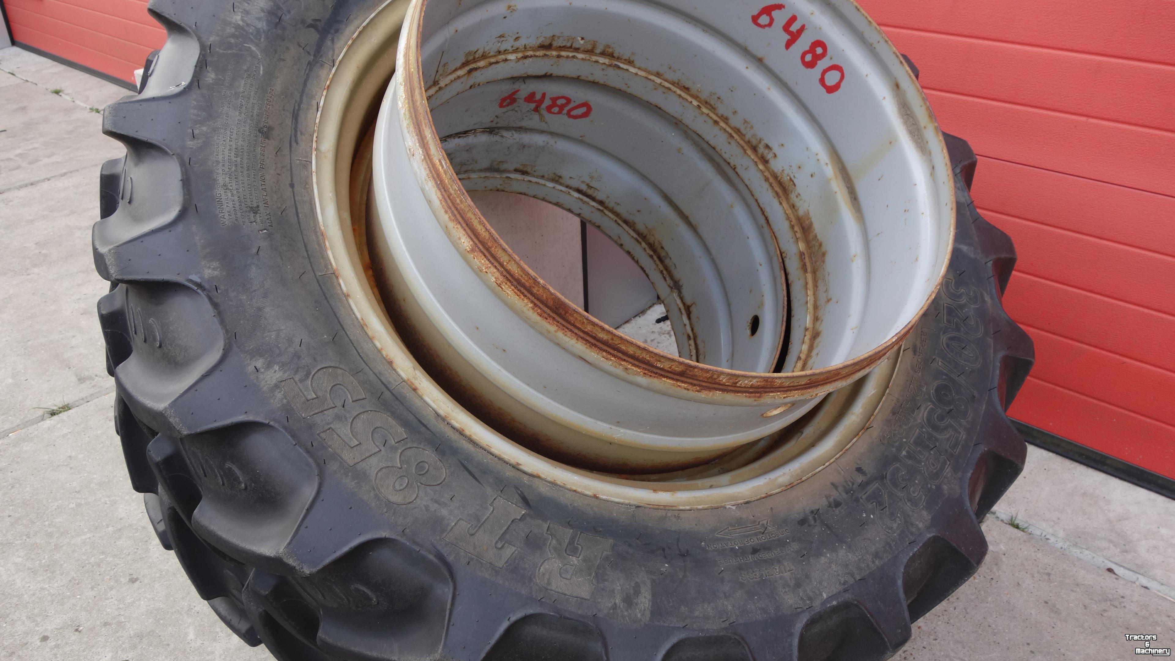 Wielen, Banden, Velgen & Afstandsringen BKT Onbekend 320/85R32-28 GS DUBBELLUCHT