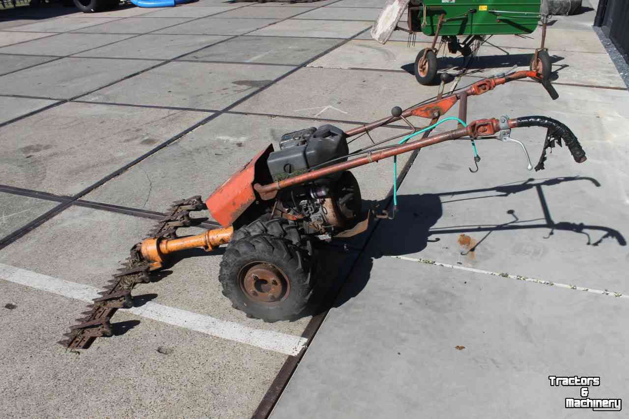 Tweewielige tuintractor Bucher M300 2-wielige trekker 2-wieler tractor met maaibalk