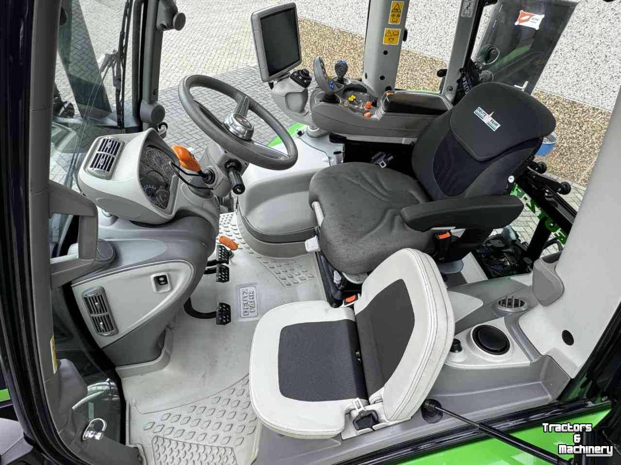 Tractor / Trekker Deutz-Fahr Agrotron 6210 TTV vario Stage V Fronthef+pto Lucht Hydr rem GPS 1382u