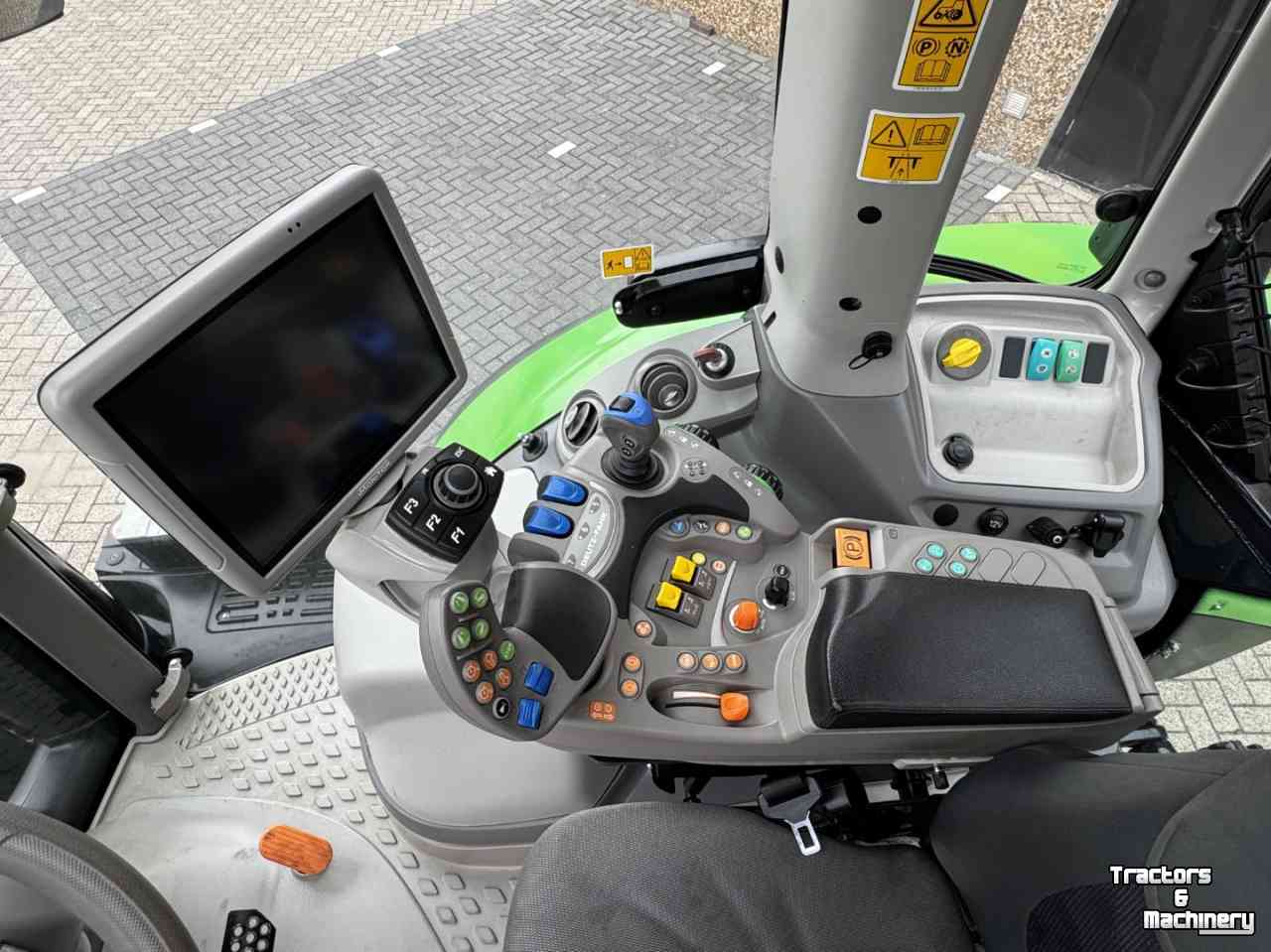 Tractor / Trekker Deutz-Fahr Agrotron 6210 TTV vario Stage V Fronthef+pto Lucht Hydr rem GPS 1382u