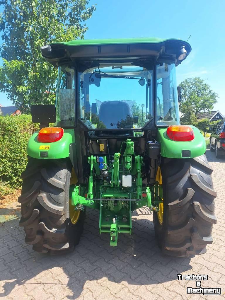 Tractor / Trekker John Deere 5075 E