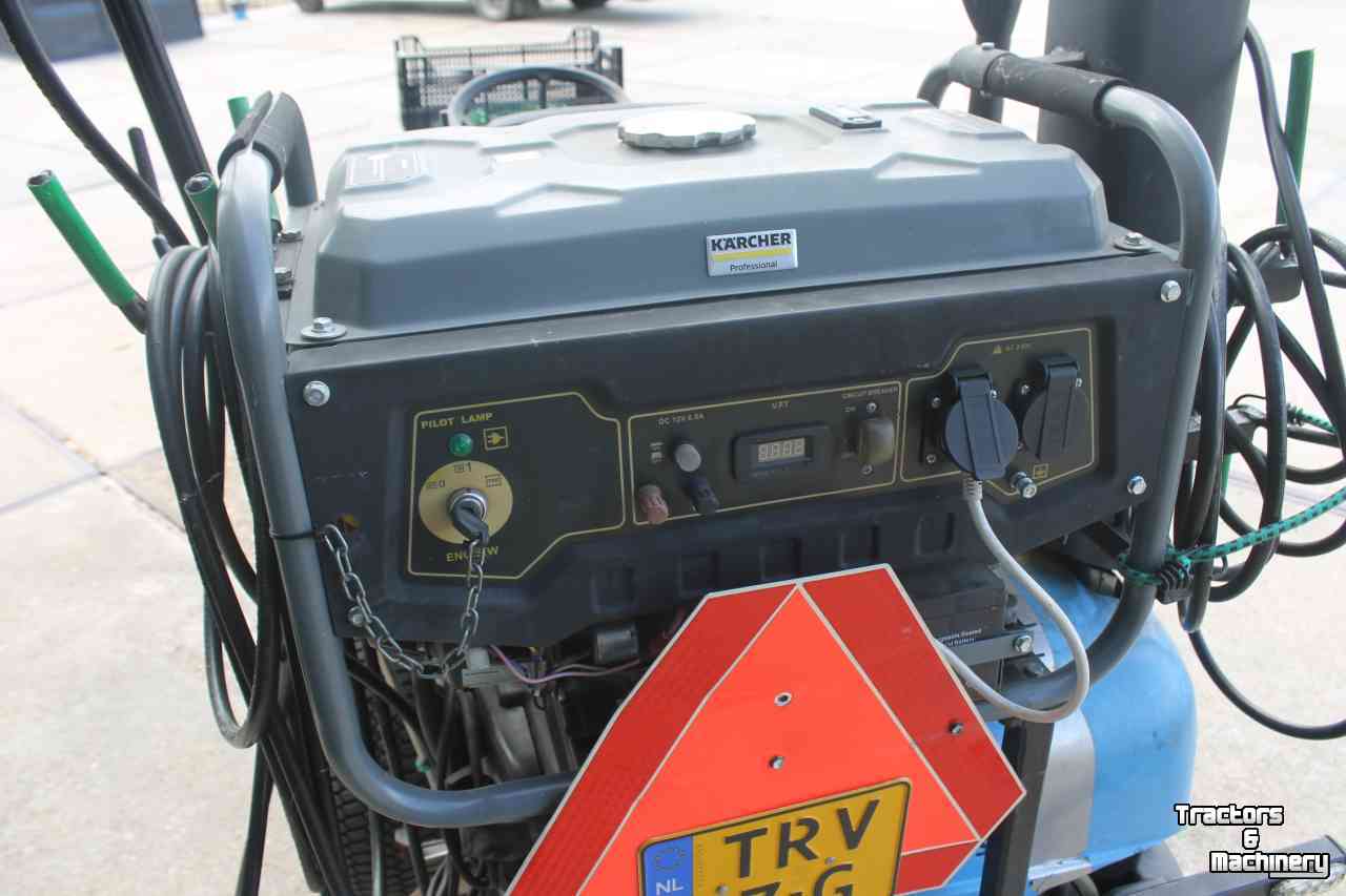 Compact tractor Iseki SXG216H diesel hydrostaat minitrekker met Weedmaster onkruidkoker heetwatermachine