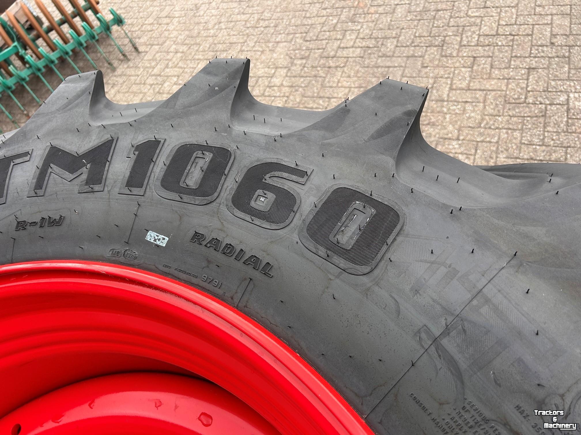 Wielen, Banden, Velgen & Afstandsringen Trelleborg Trelleborg VF 710/60R42 + 600/60R30
