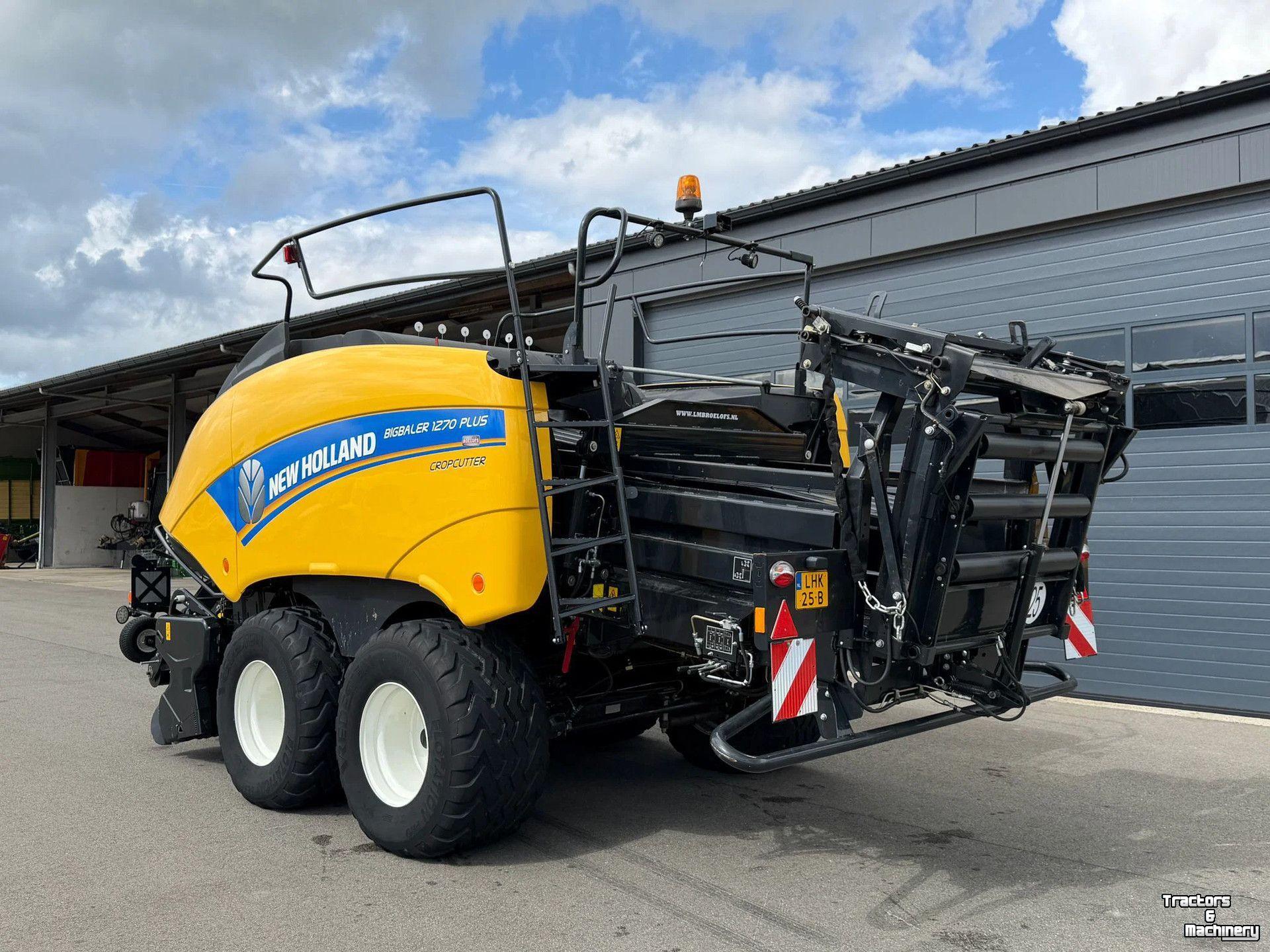 Persen / Balenpers / Pakkenpers New Holland BIGBALER 1270 PLUS BigBaler 1270 Plus CropCutter Vierkante balenpers