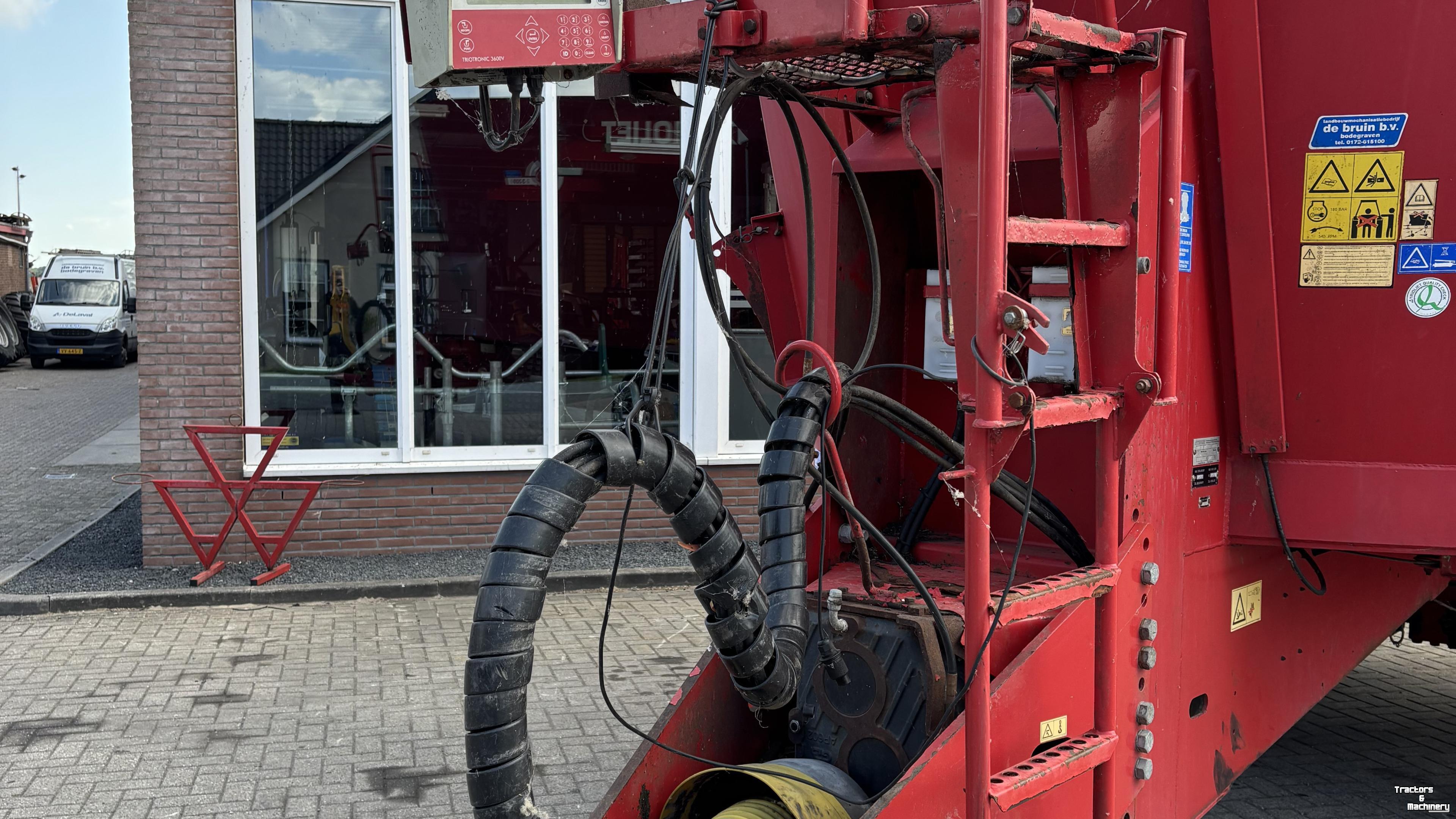 Voermengwagen Vertikaal Trioliet TRIOLIET SOLOMIX 2-3200 ZKT