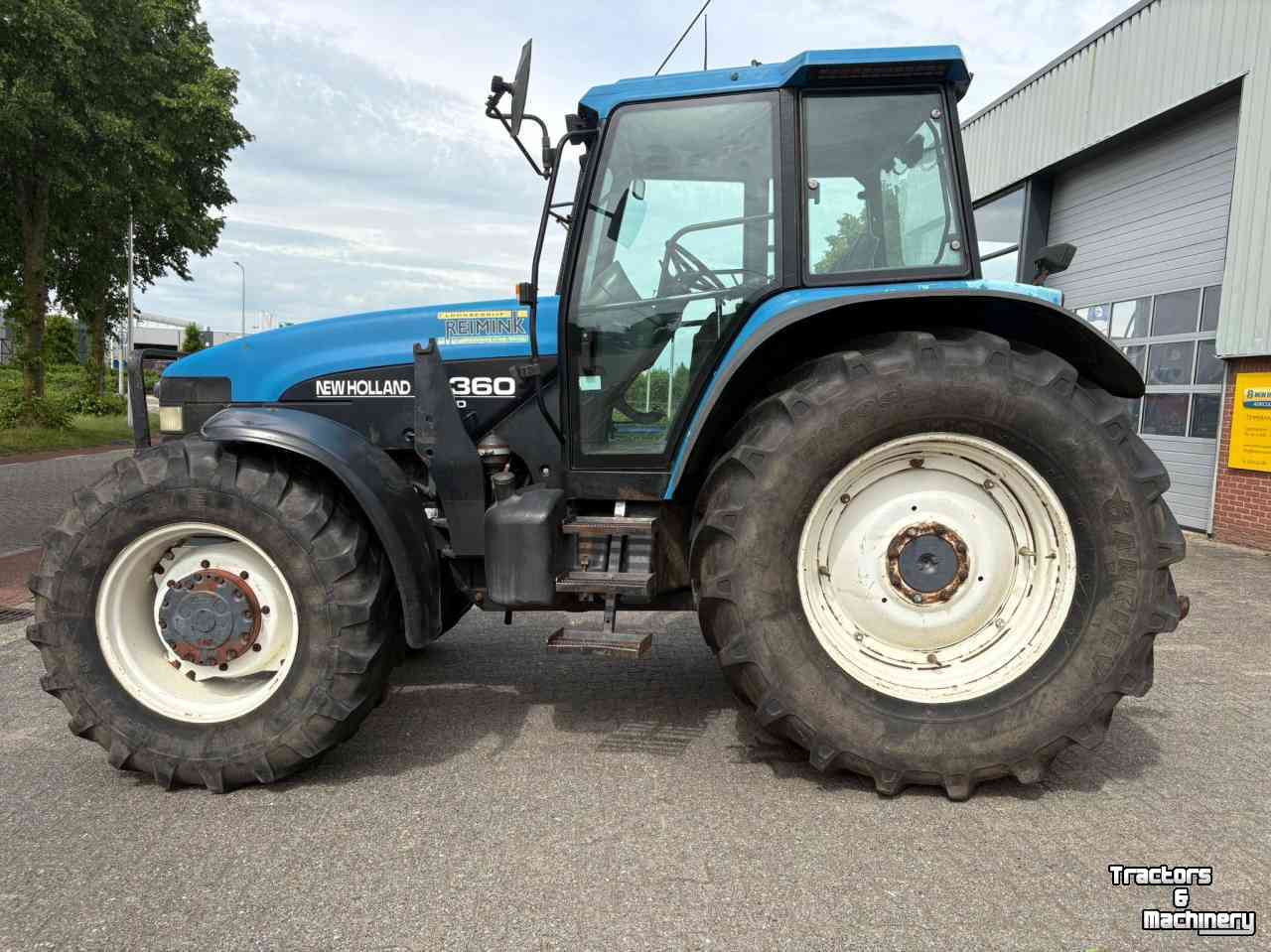 Tractor / Trekker New Holland 8360