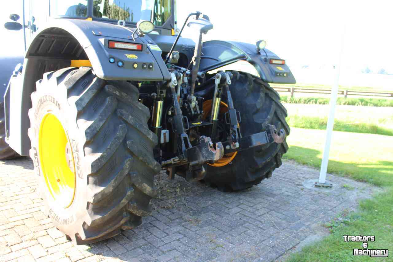 Traktoren JCB Fastrac 4220
