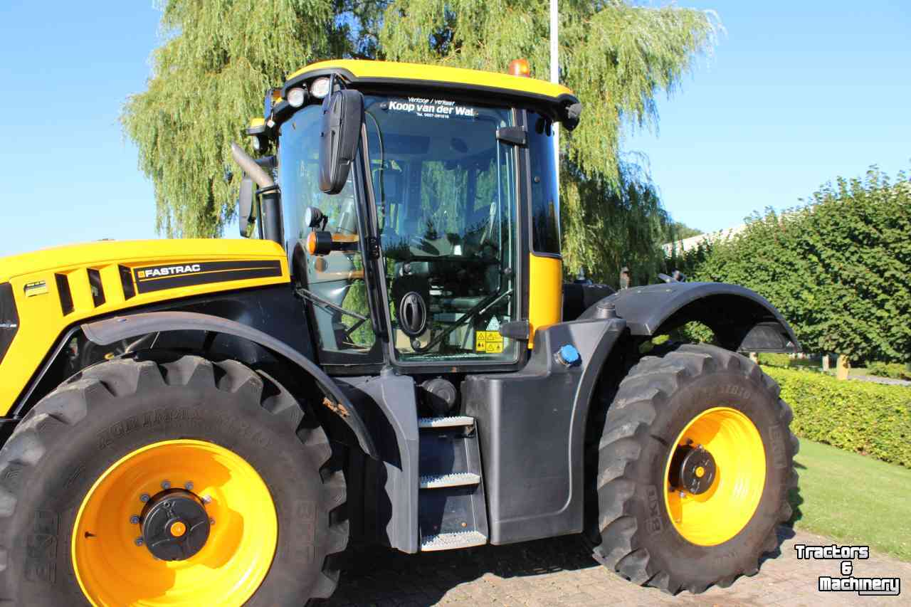 Traktoren JCB Fastrac 4220