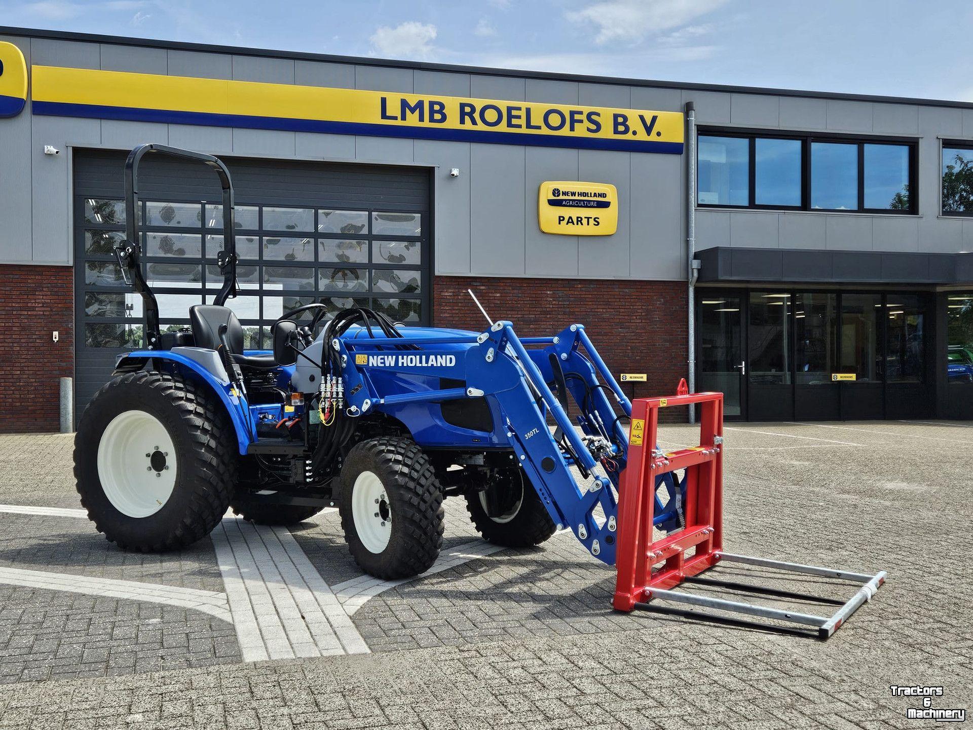 Smalspoor tractor New Holland Boomer 55 HST met voorlader en Kemp balenprikker