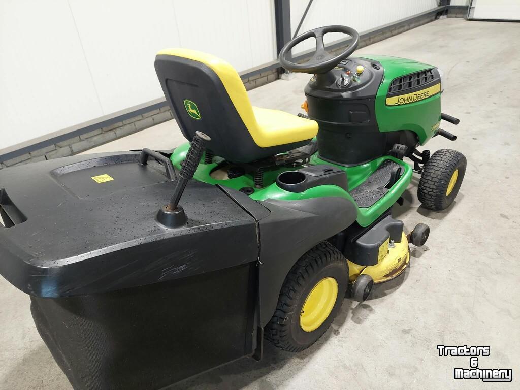 Zitmaaier John Deere X 155R