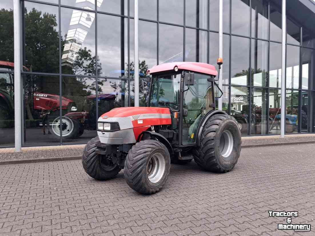 Tractor / Trekker McCormick F-85-N