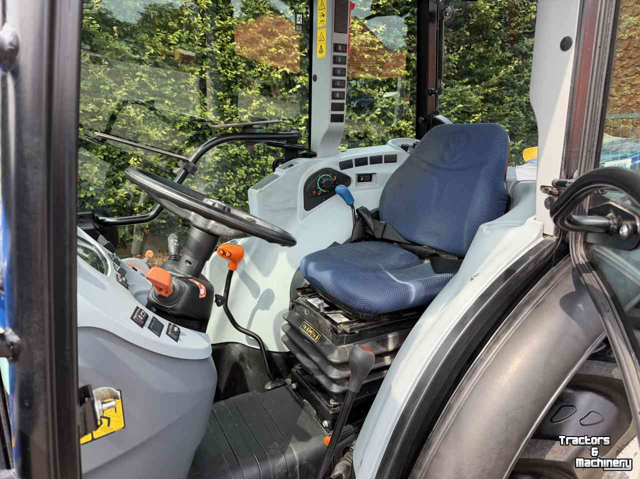 Smalspoor tractor New Holland T4.100v