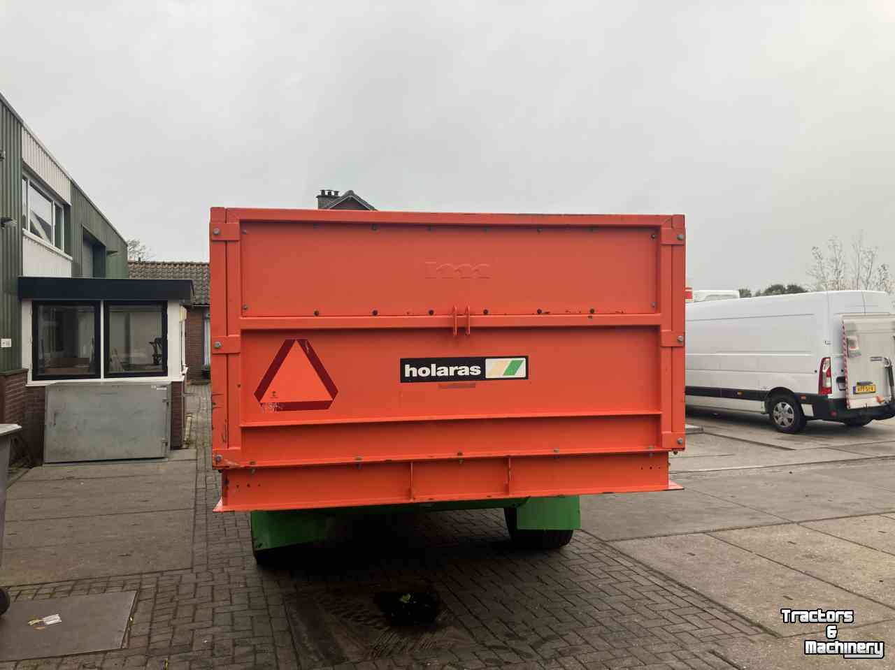 Voerverdeelwagen  / Voerdoseerwagen Holaras Wisent FB12