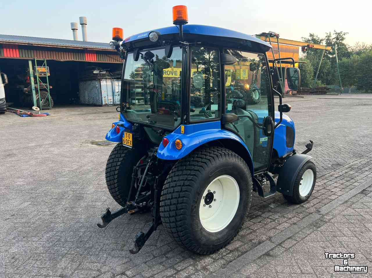 Compact tractor New Holland Boomer 40 HST CAB tractor trekker tracteur