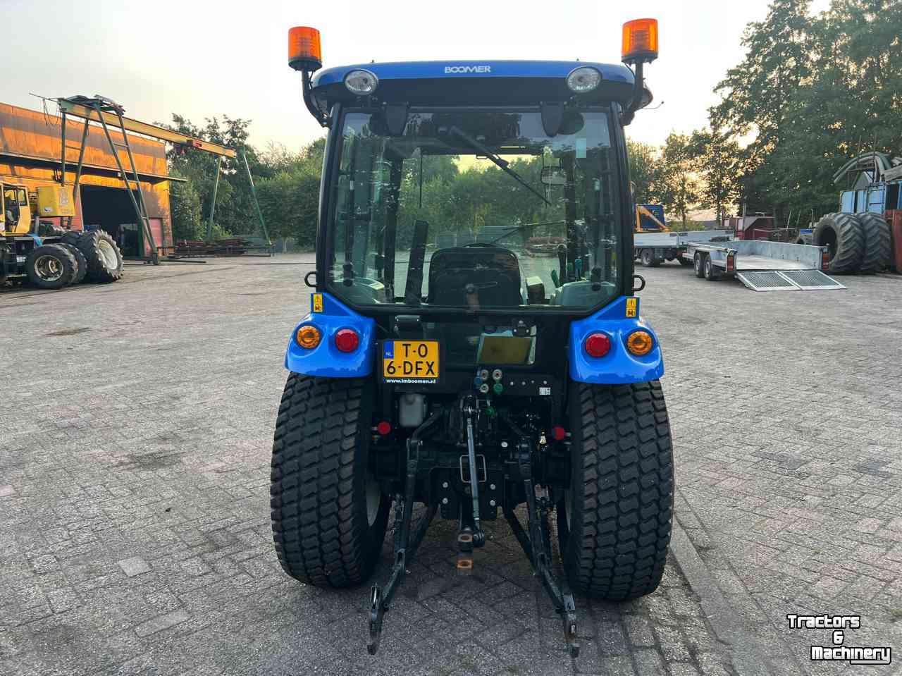 Compact tractor New Holland Boomer 40 HST CAB tractor trekker tracteur