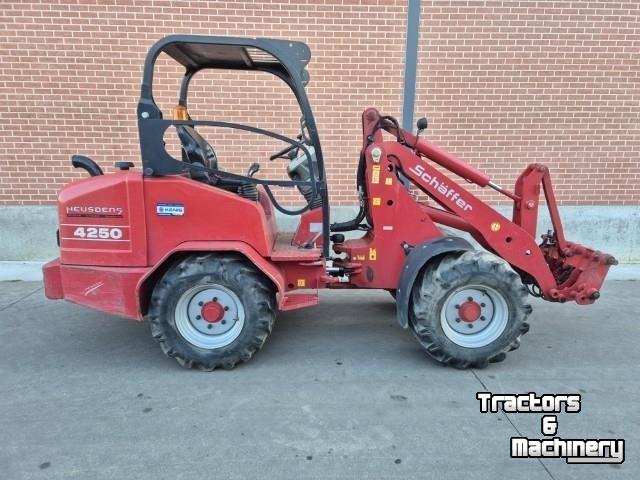 Shovel / Wiellader / Kniklader Schäffer 4250