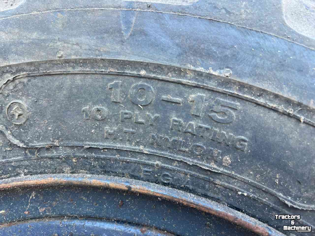 Wielen, Banden, Velgen & Afstandsringen Bridgestone 10-15 10 ply schranklader banden