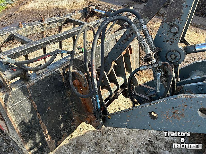 Shovel / Wiellader / Kniklader Giant V451T Kniklader