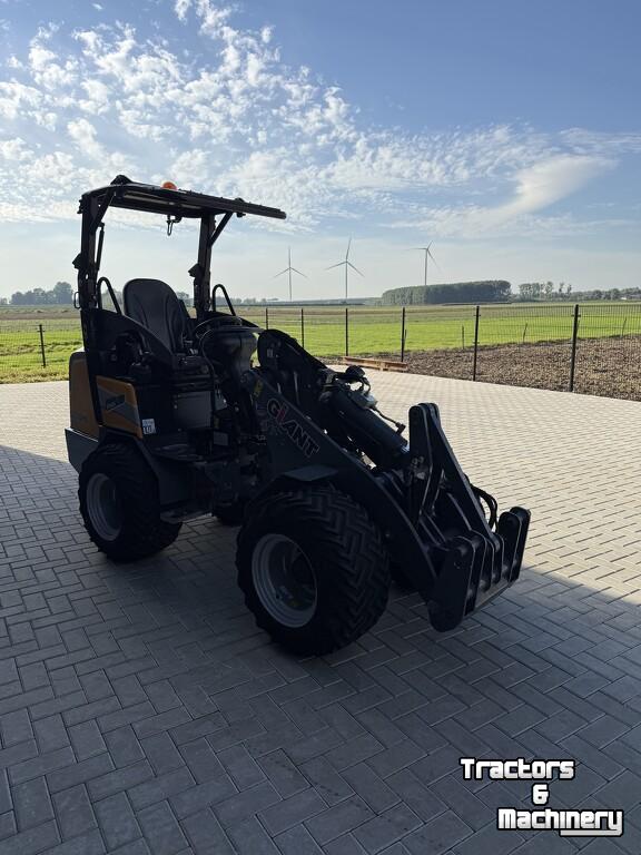 Tractor / Trekker Giant G2300extra