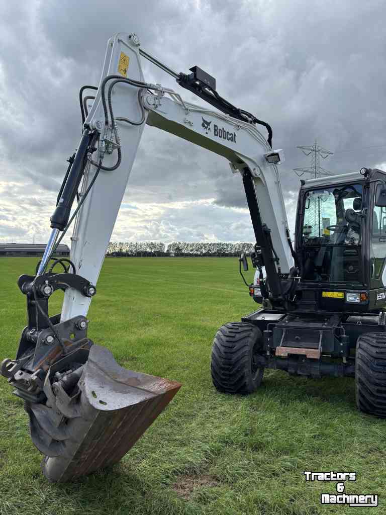 Bandenkraan / Graafmachine op wielen Bobcat E57W
