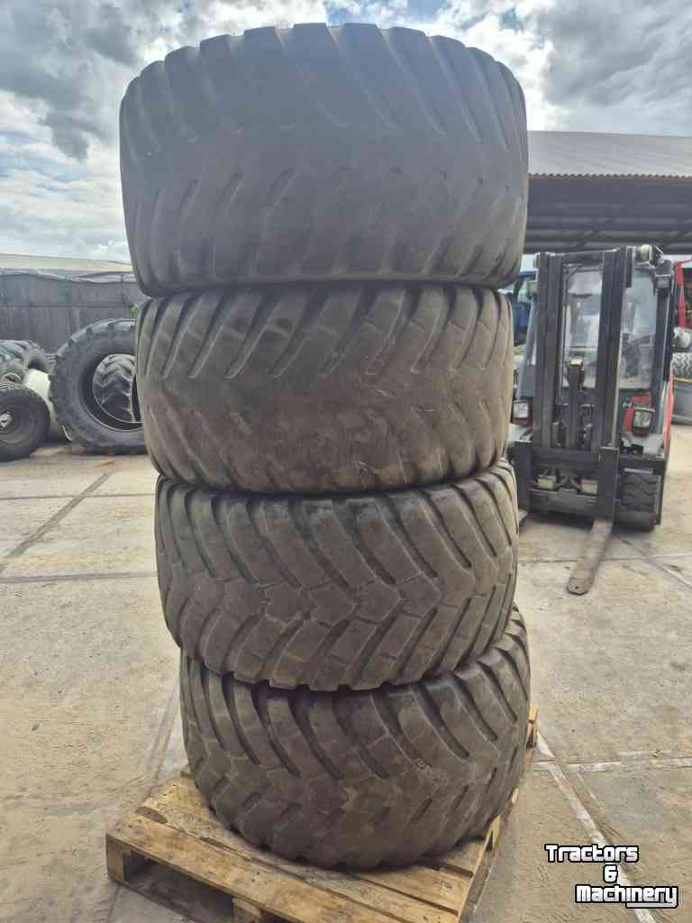 Wielen, Banden, Velgen & Afstandsringen BKT 560/60R22.5