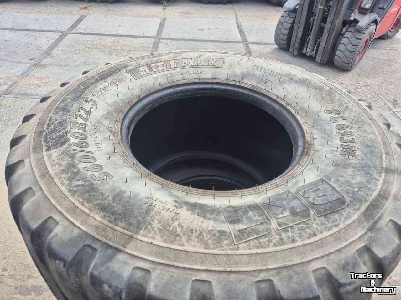 Wielen, Banden, Velgen & Afstandsringen BKT 560/60R22.5