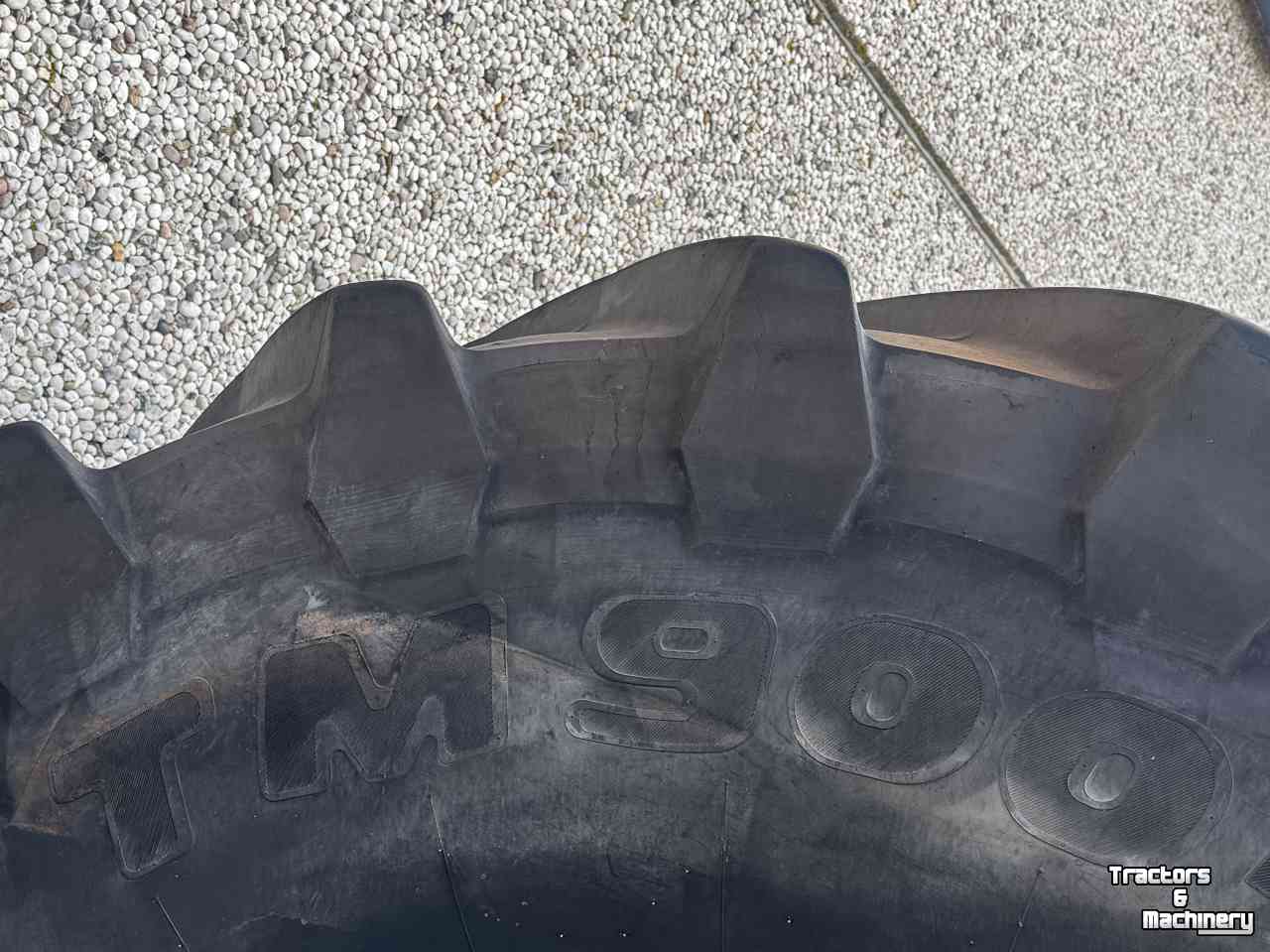 Wielen, Banden, Velgen & Afstandsringen Trelleborg Set TM900  800/70R38 op velg asgat 280/335/10gaats  48mm