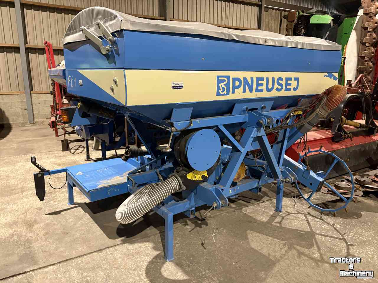 Zaaimachine Pneusej  FT1 front zaaitank met gewicht