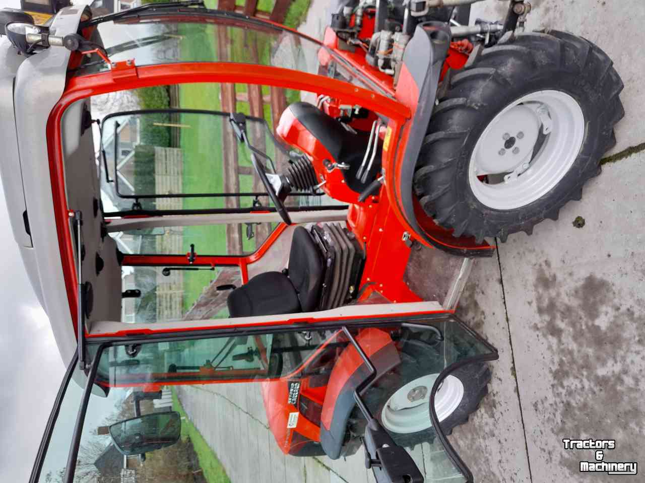 Traktoren Antonio Carraro TTR 4400 cabine airco omkeer