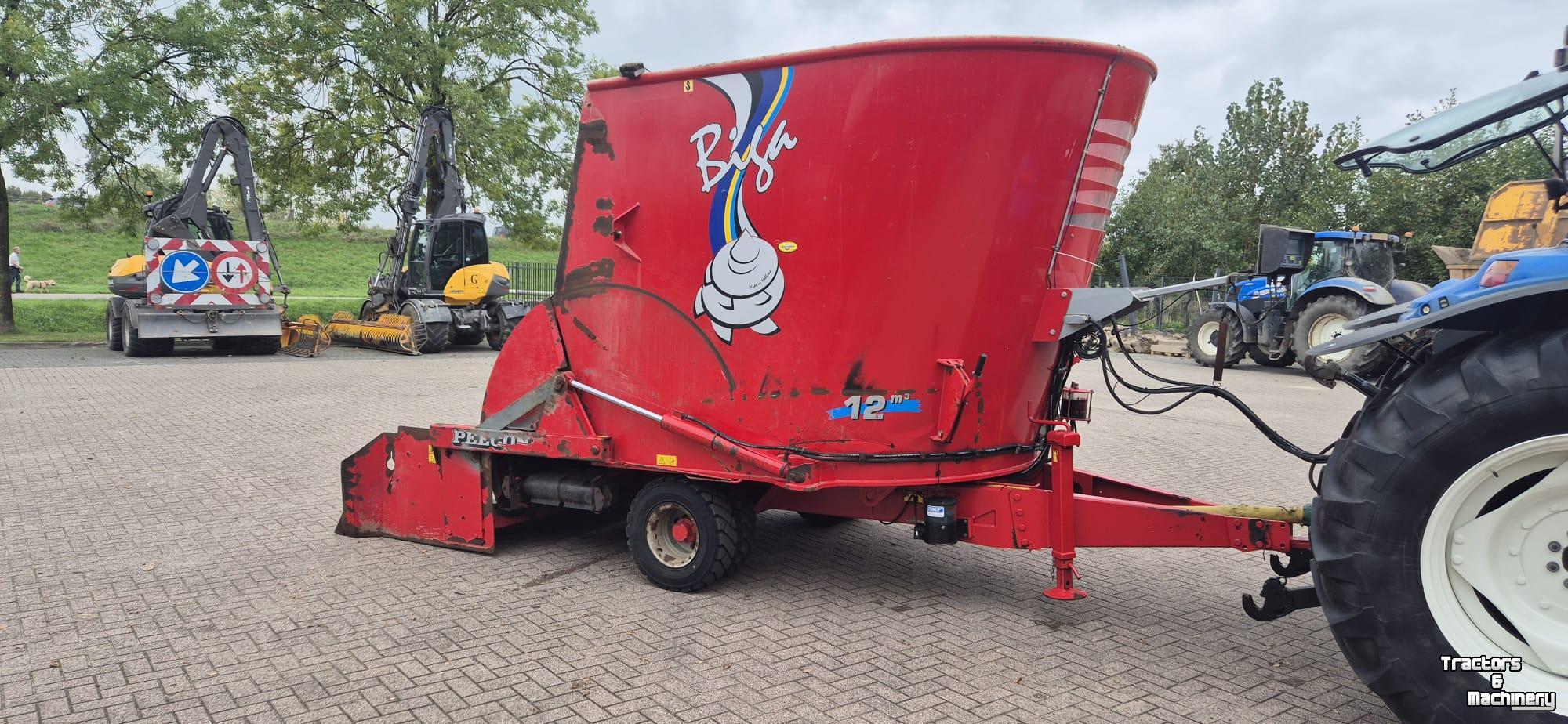 Voermengwagen Vertikaal Peecon BIGA 12M3