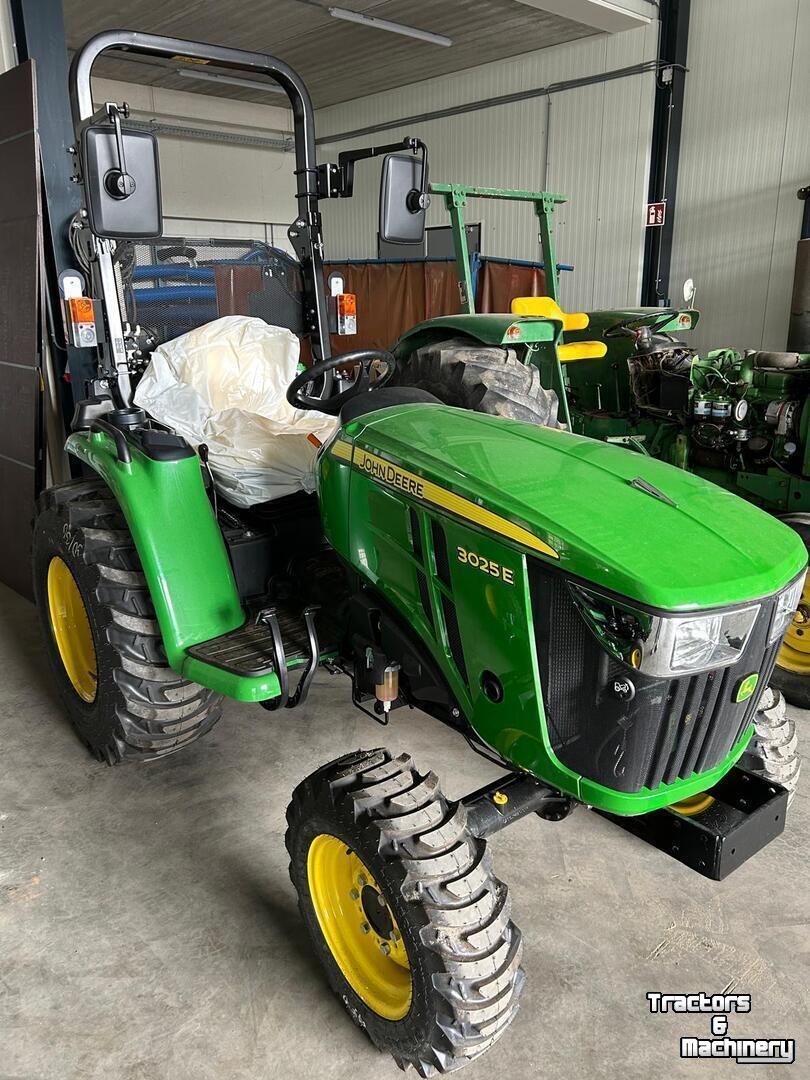 Smalspoor tractor John Deere 3025E