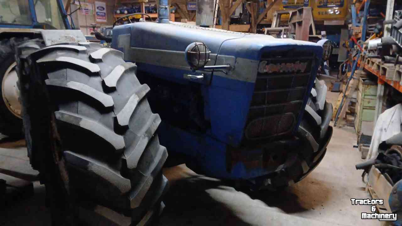 Tractor / Trekker County 1164