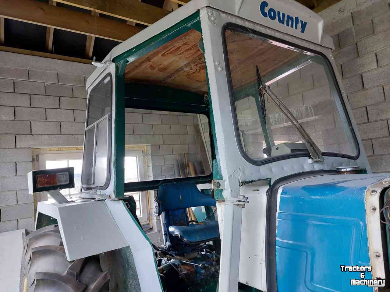 Tractor / Trekker County 1164