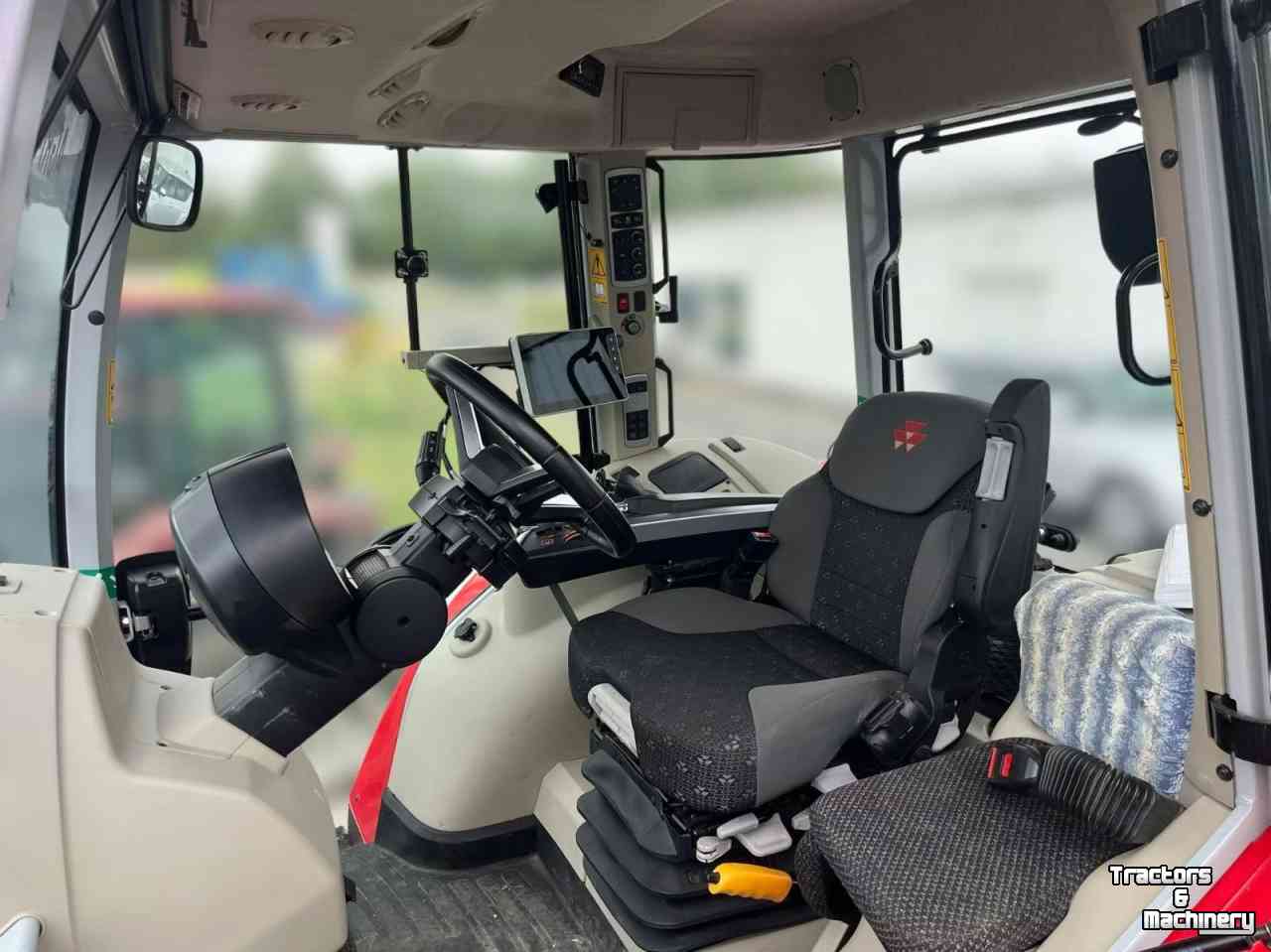 Tractor / Trekker Massey Ferguson 7S.165 DVT
