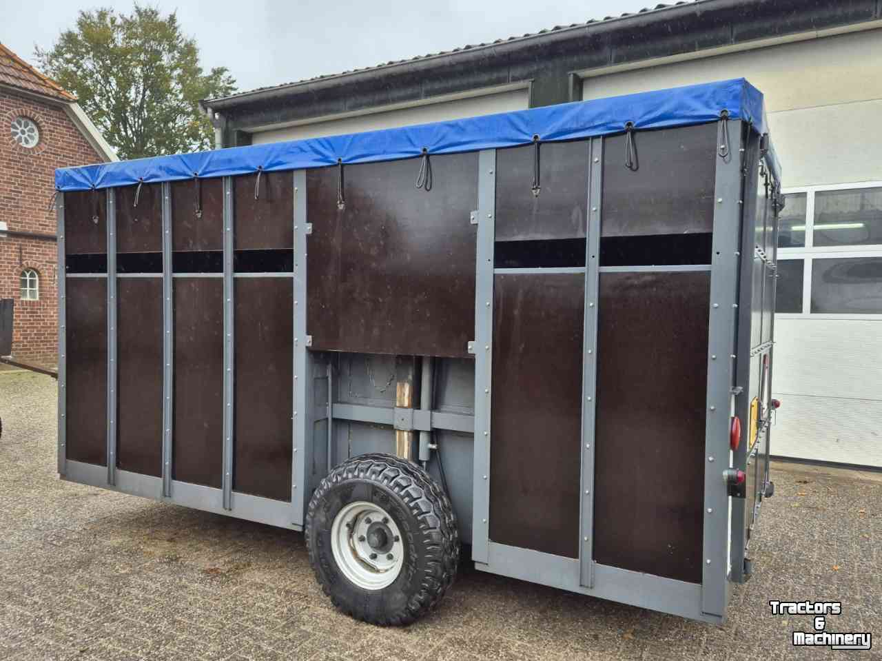 Overige landbouwtransportmachines en toebehoren  Veewagen 4x2m hydraulisch zakken heffen