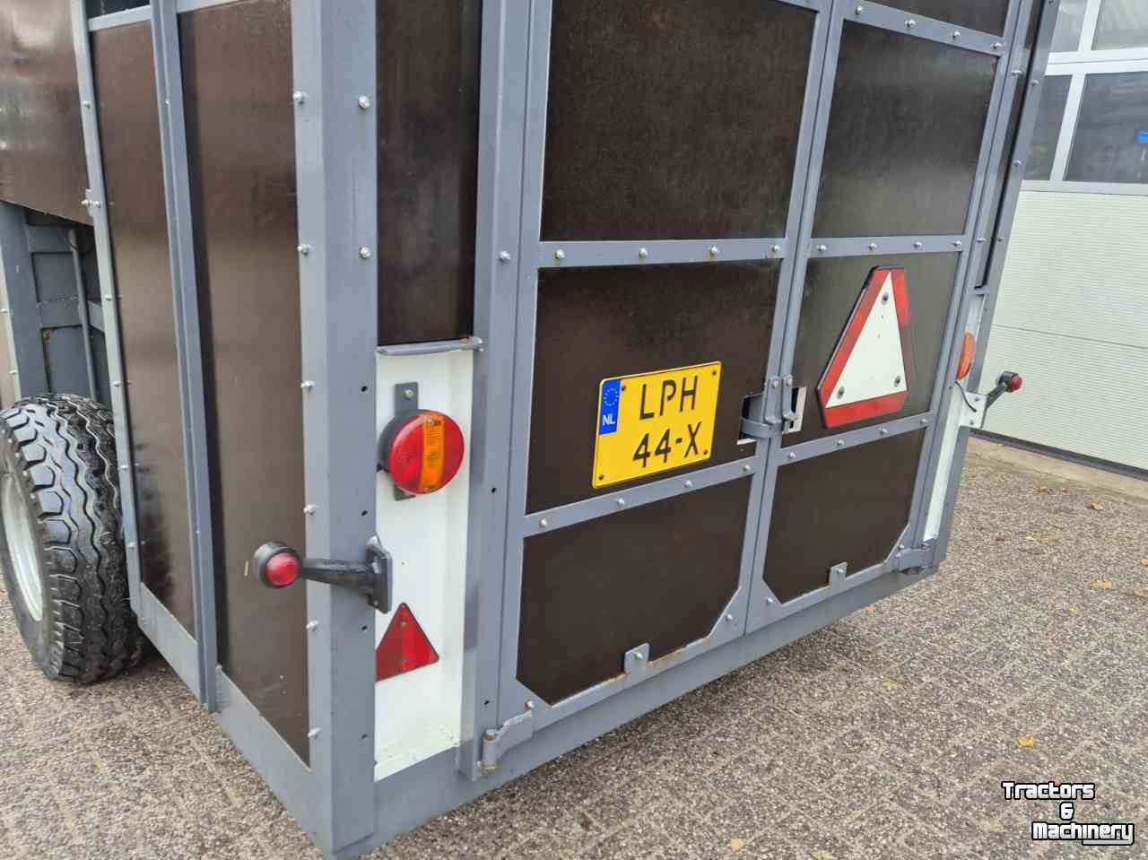 Overige landbouwtransportmachines en toebehoren  Veewagen 4x2m hydraulisch zakken heffen